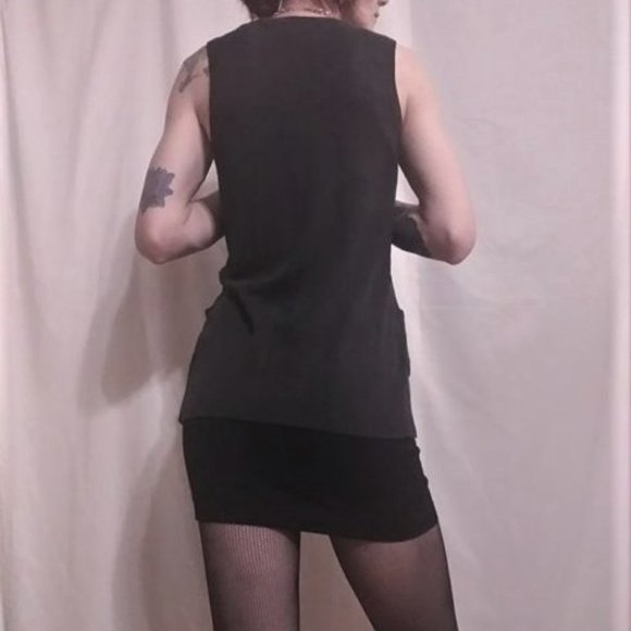 Buttoned Sweater Vest - Picture 2 of 8